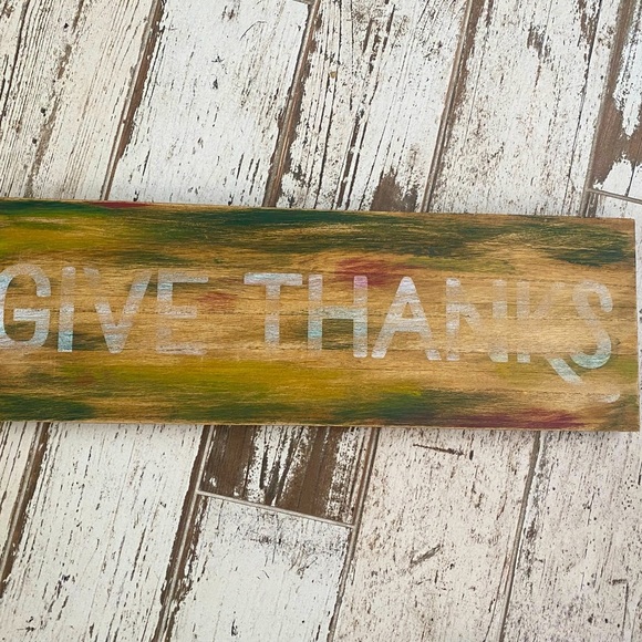 GIVE THANKS slightly distressed sign!Perfect for THANKSGIVING and ALL YEAR🍁☀️❄️ - Picture 1 of 8